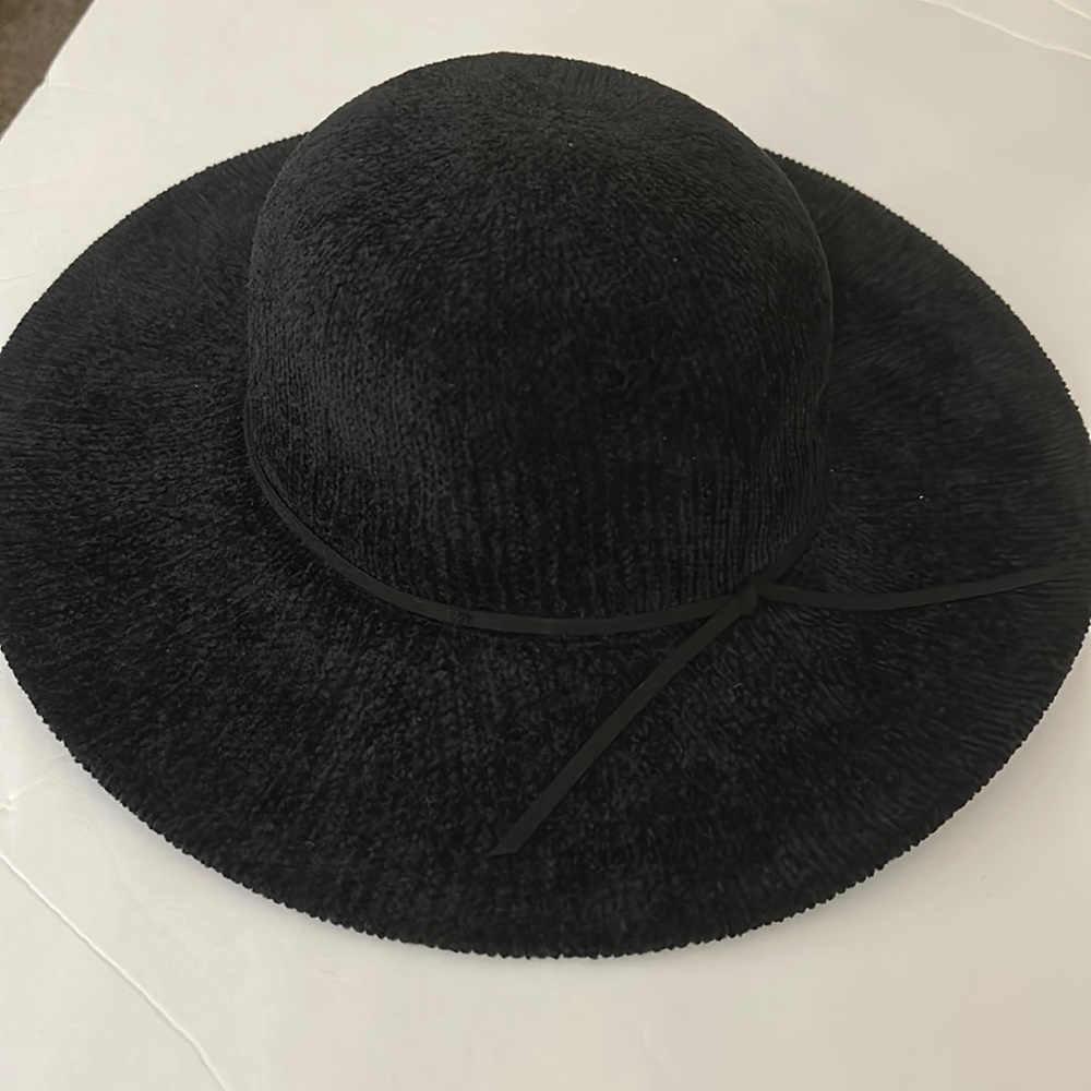 Women’s corduroy hat
